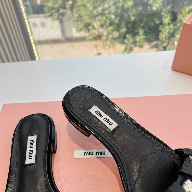 SLIDE SANDALS ATTACHED DIAMOND IN BLACK LAMBSKIN