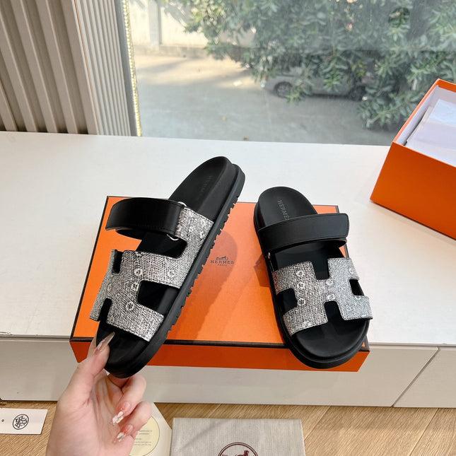 CHYPRE SANDAL IN BLACK MIX WHITE LIZARD SKIN