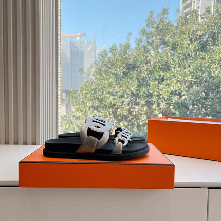 EXTRA SANDAL IN SILVER CALFSKIN