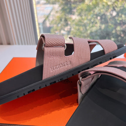 CHYPRE SANDAL IN PEACH PINK SHINY GRAINED CALFSKIN