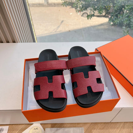 CHYPRE SANDAL IN CURRANT RED SHINY GRAINED CALFSKIN