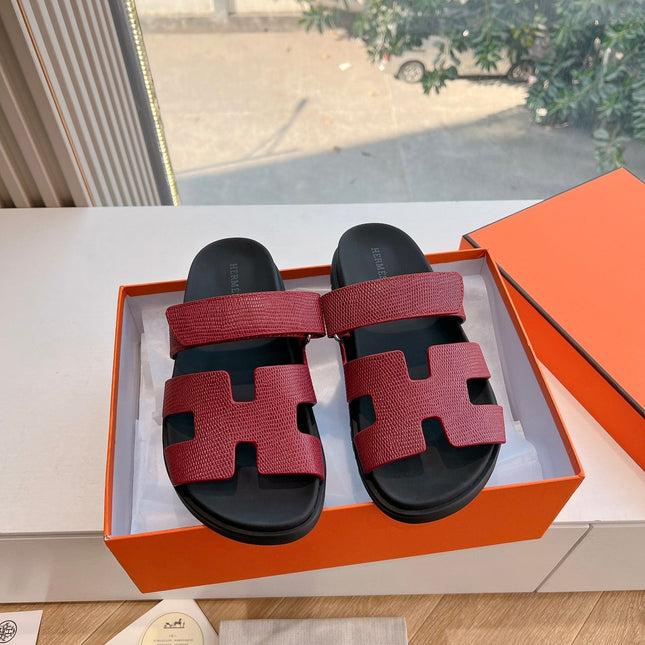 CHYPRE SANDAL IN CURRANT RED SHINY GRAINED CALFSKIN