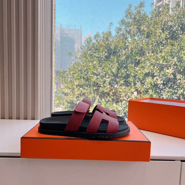 CHYPRE SANDAL IN CURRANT RED SHINY GRAINED CALFSKIN