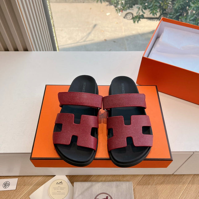 CHYPRE SANDAL IN CURRANT RED SHINY GRAINED CALFSKIN
