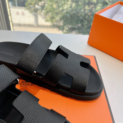 CHYPRE SANDAL IN BLACK SHINY GRAINED CALFSKIN