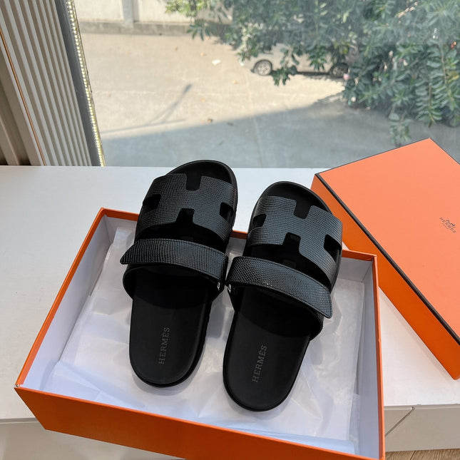CHYPRE SANDAL IN BLACK SHINY GRAINED CALFSKIN