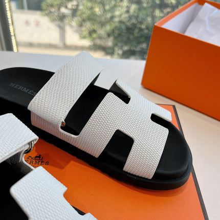 CHYPRE SANDAL IN WHITE SHINY GRAINED CALFSKIN