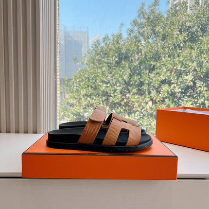 CHYPRE SANDAL IN CIDER BROWN SHINY GRAINED CALFSKIN