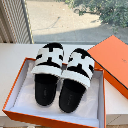 CHYPRE SANDAL IN WHITE GRAINED CALFSKIN