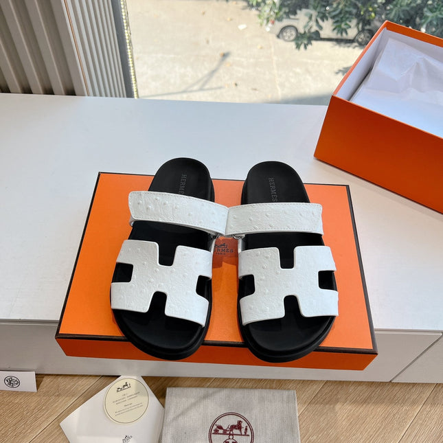 CHYPRE SANDAL IN WHITE GRAINED CALFSKIN