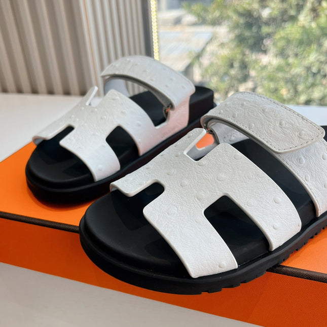 CHYPRE SANDAL IN WHITE GRAINED CALFSKIN