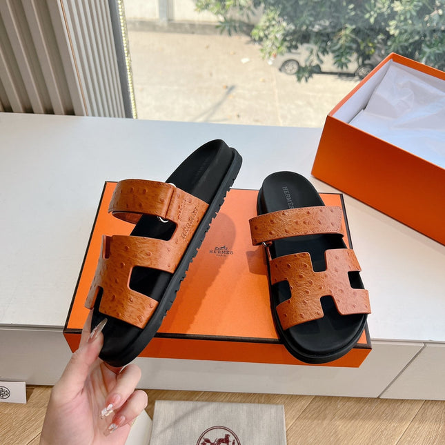 CHYPRE SANDAL IN VIVID ORANGE GRAINED CALFSKIN