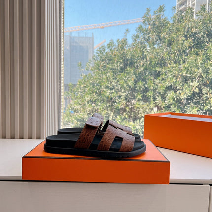 CHYPRE SANDAL IN CHOCOLATE BROWN GRAINED CALFSKIN