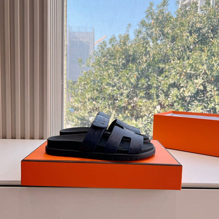 CHYPRE SANDAL IN NAVY BLUE GRAINED CALFSKIN