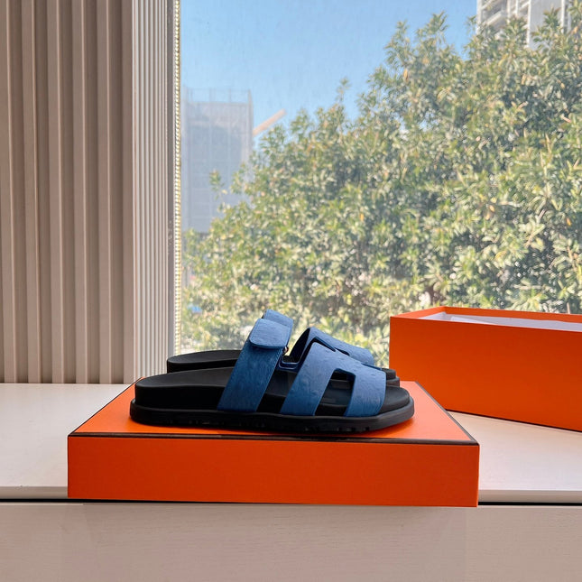 CHYPRE SANDAL IN COBALT BLUE GRAINED CALFSKIN