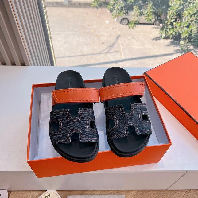 CHYPRE SANDAL IN BLACK DENIM AND VIVID ORANGE CALFSKIN