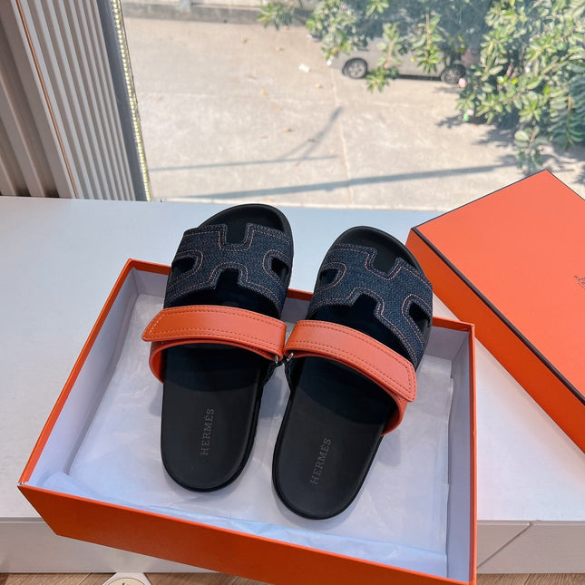 CHYPRE SANDAL IN BLACK DENIM AND VIVID ORANGE CALFSKIN