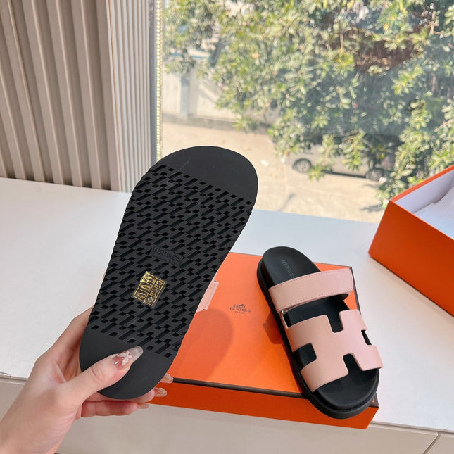 CHYPRE SANDAL IN LIGHT PINK CALFSKIN