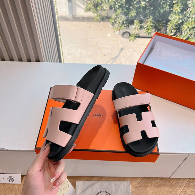 CHYPRE SANDAL IN LIGHT PINK CALFSKIN