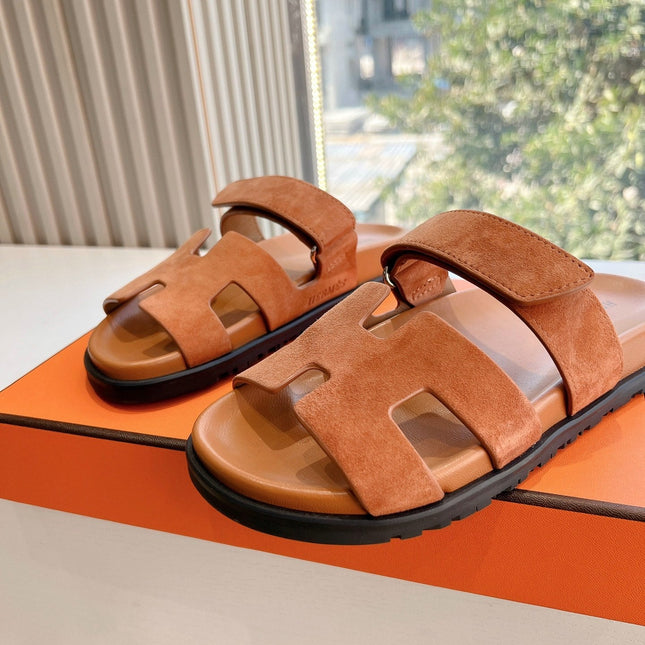 CHYPRE SANDAL IN VIVID ORANGE SUEDE
