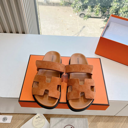 CHYPRE SANDAL IN VIVID ORANGE SUEDE