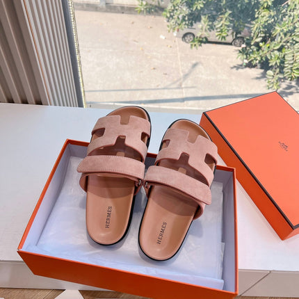 CHYPRE SANDAL IN ROSE PINK SUEDE