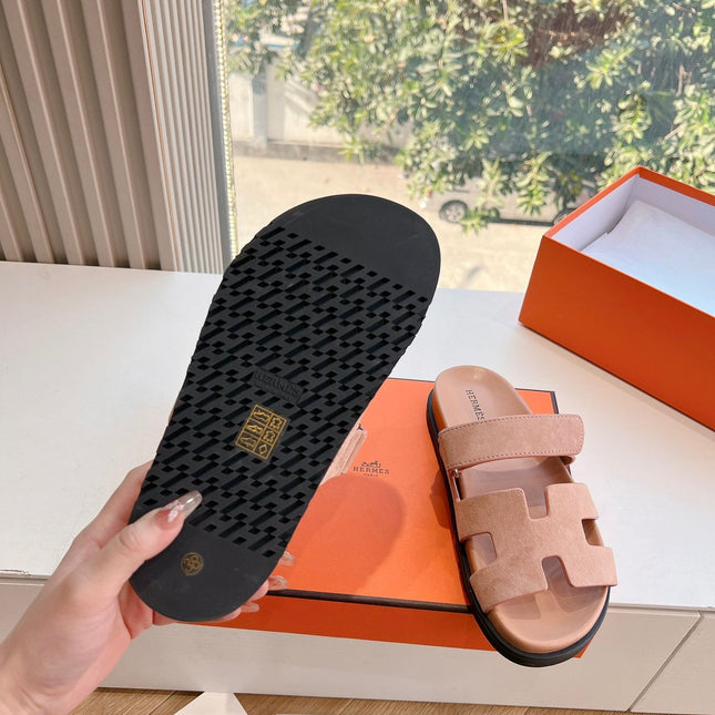 CHYPRE SANDAL IN ROSE PINK SUEDE