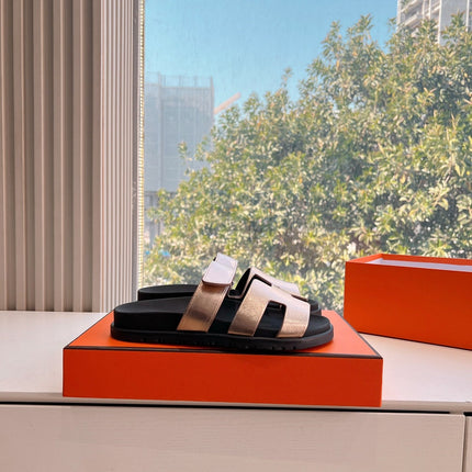 CHYPRE SANDAL IN COPPER BROWN METALLIC CALFSKIN