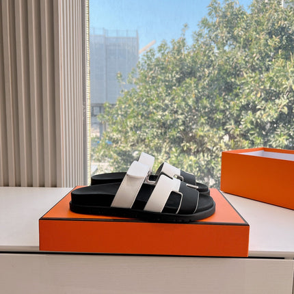 CHYPRE SANDAL IN WHITE MIX BLACK CALFSKIN