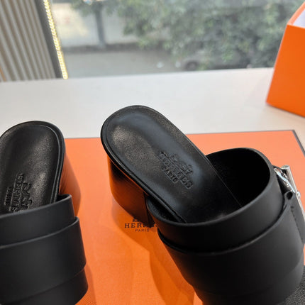 KUTE 60 SANDAL IN BLACK CALFSKIN