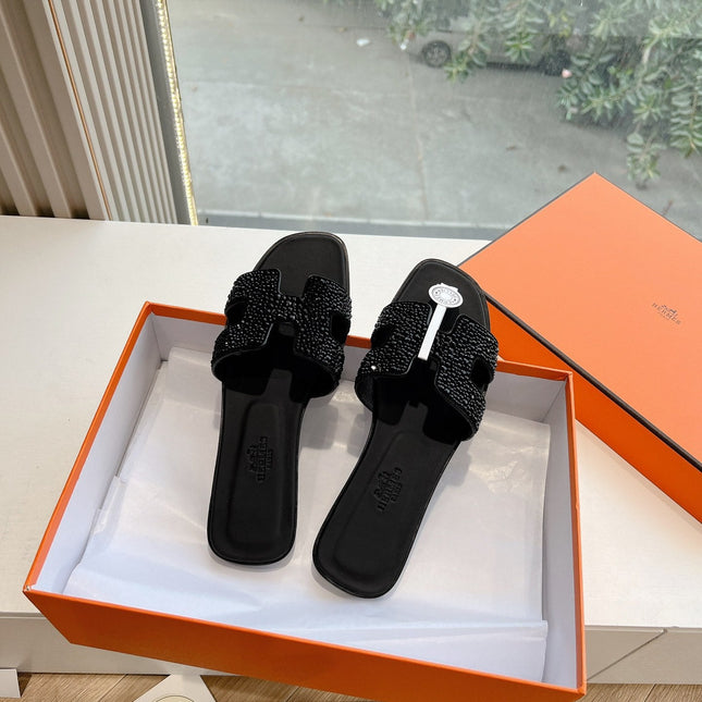 0RAN SLIDE IN BLACK CALFSKIN WITH CRYSTALS