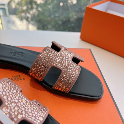 0RAN SLIDE IN PENNY BROWN CALFSKIN WITH CRYSTALS