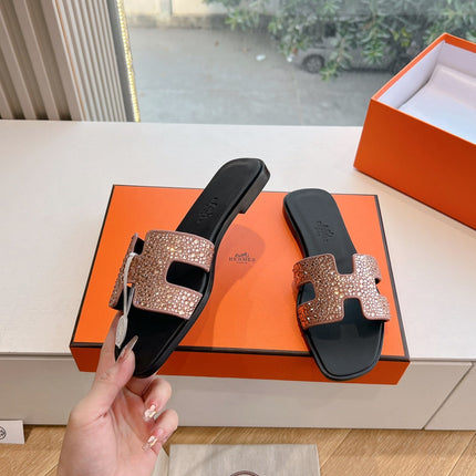 0RAN SLIDE IN PENNY BROWN CALFSKIN WITH CRYSTALS