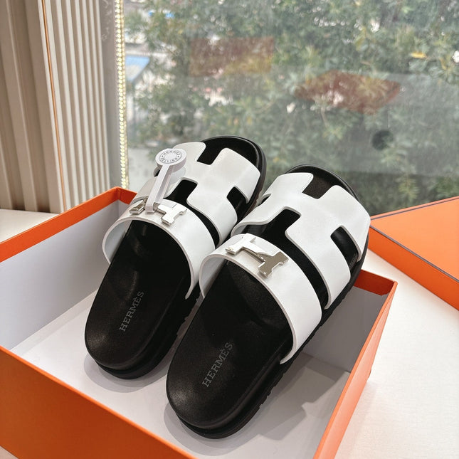 CHYPRE SANDAL IN WHITE CALFSKIN