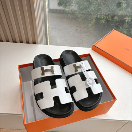 CHYPRE SANDAL IN WHITE CALFSKIN