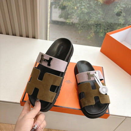 CHYPRE SANDAL IN LIGHT PINK MIX CHOCOLATE BROWN SUEDE