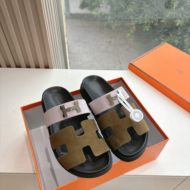 CHYPRE SANDAL IN LIGHT PINK MIX CHOCOLATE BROWN SUEDE