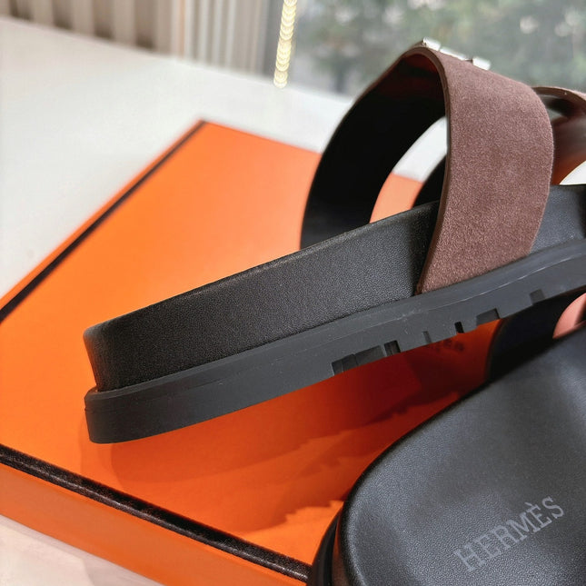 CHYPRE SANDAL IN MEDIUM BROWN SUEDE