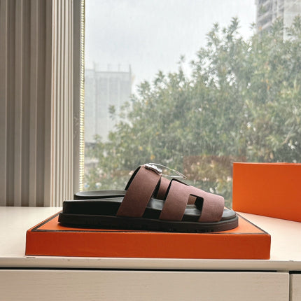 CHYPRE SANDAL IN MEDIUM BROWN SUEDE