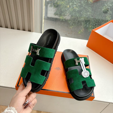 CHYPRE SANDAL IN PINE GREEN SUEDE