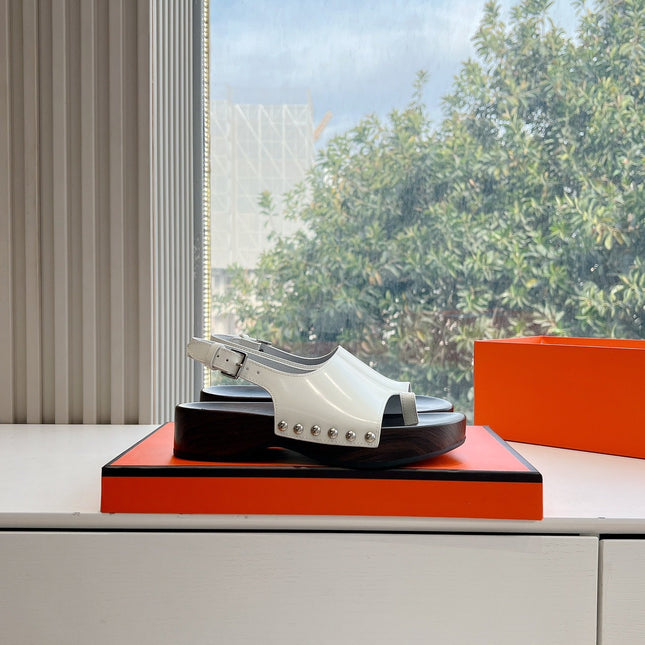 FLAT SANDAL IN WHITE CALFSKIN