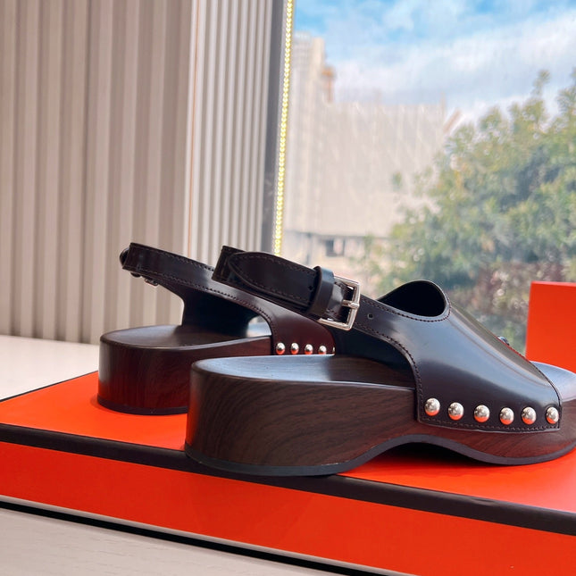 FLAT SANDAL IN BRUNETTE BROWN CALFSKIN