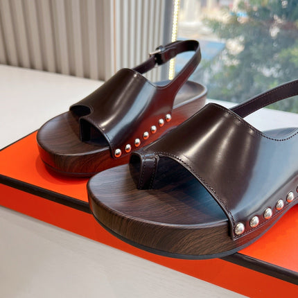 FLAT SANDAL IN BRUNETTE BROWN CALFSKIN