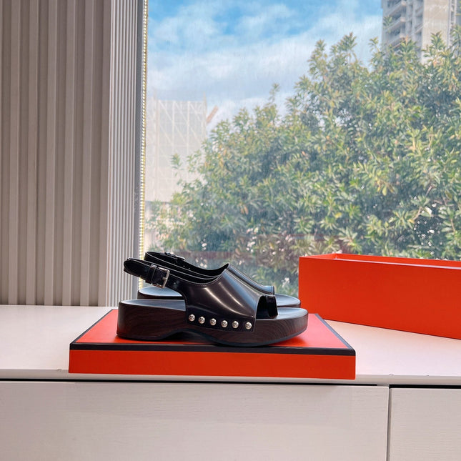 FLAT SANDAL IN BRUNETTE BROWN CALFSKIN