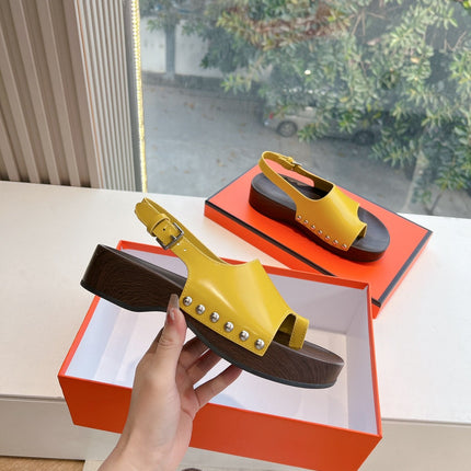 FLAT SANDAL IN CORN YELLOW CALFSKIN