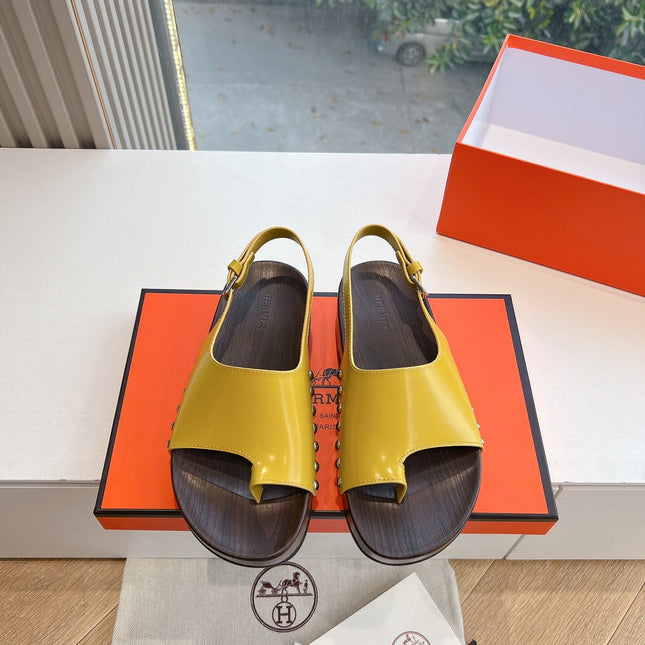 FLAT SANDAL IN CORN YELLOW CALFSKIN