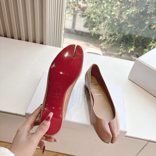 MARLOUGIELA STRASS BALLERINAS IN BEIGE PATENT SMOOTH CALFSKIN