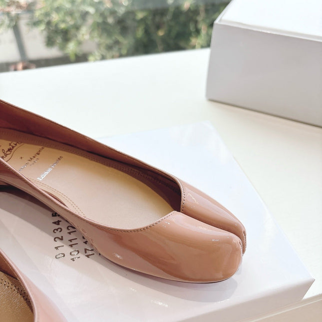 MARLOUGIELA STRASS BALLERINAS IN BEIGE PATENT SMOOTH CALFSKIN