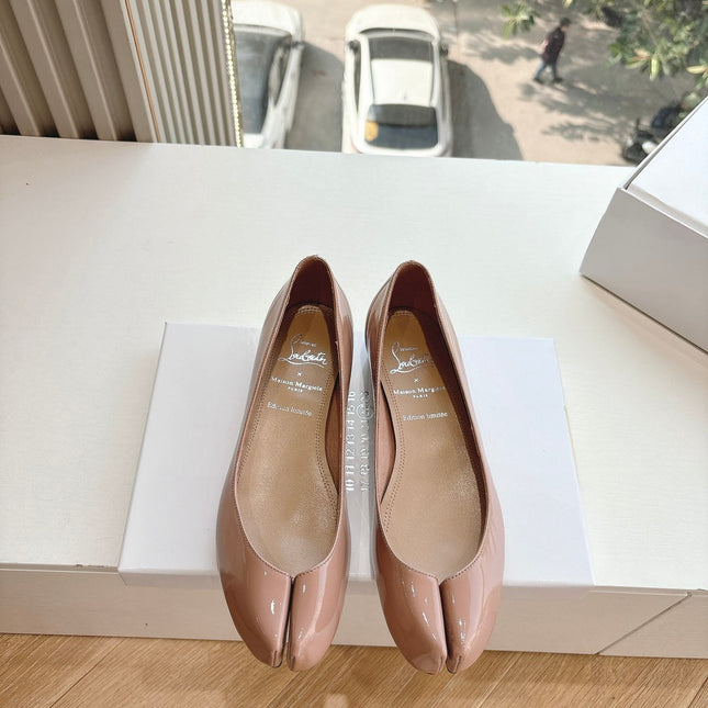 MARLOUGIELA STRASS BALLERINAS IN BEIGE PATENT SMOOTH CALFSKIN