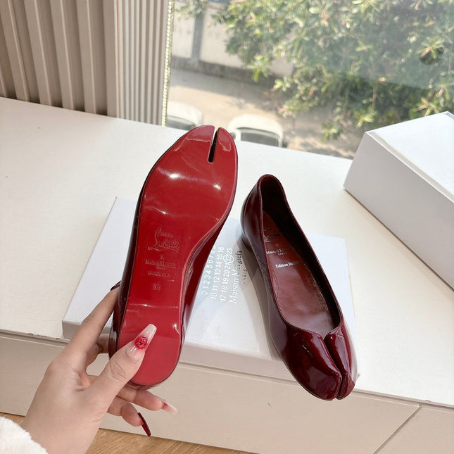 MARLOUGIELA STRASS BALLERINAS IN BURGUNDY RED PATENT SMOOTH CALFSKIN